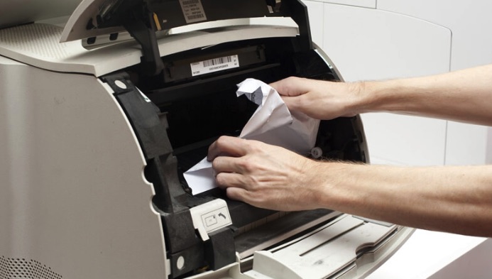Máy photocopy bị kẹt giấy phải làm sao?